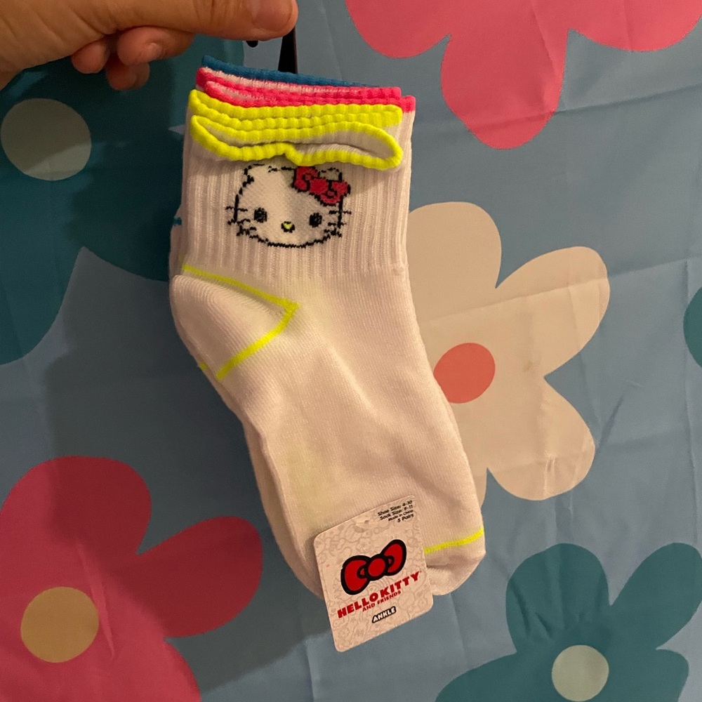 Nwt hello kitty adults socks set